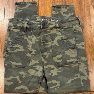 American Eagle Outfitters Women's Green Camouflage Jeggings